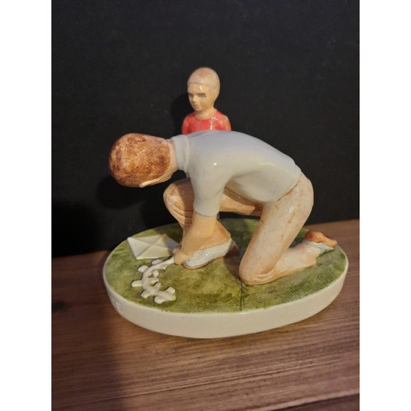 Sebastian Miniatures "First Kite" Signed - Picture 5 of 10